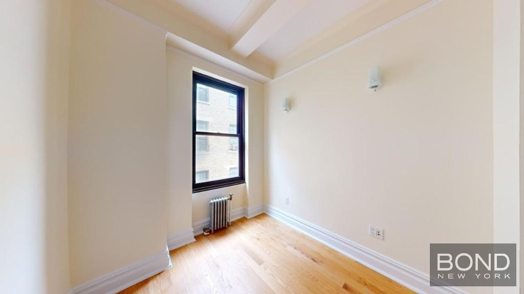Second Avenue - Photo 7