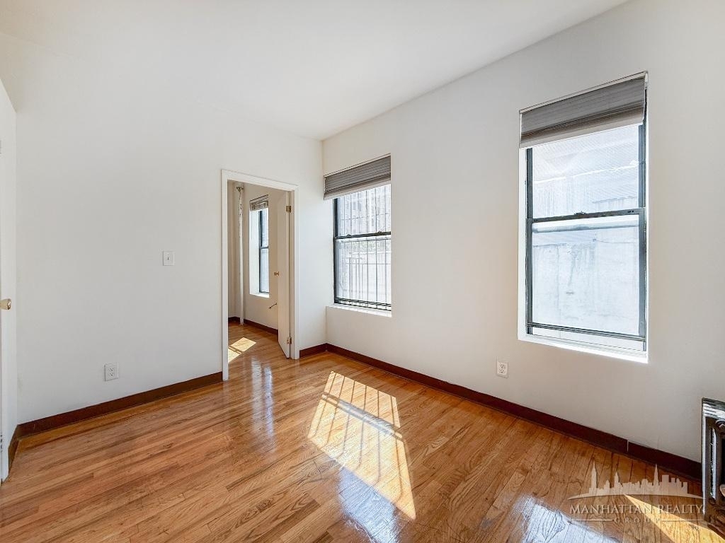 E 14th St - Photo 1