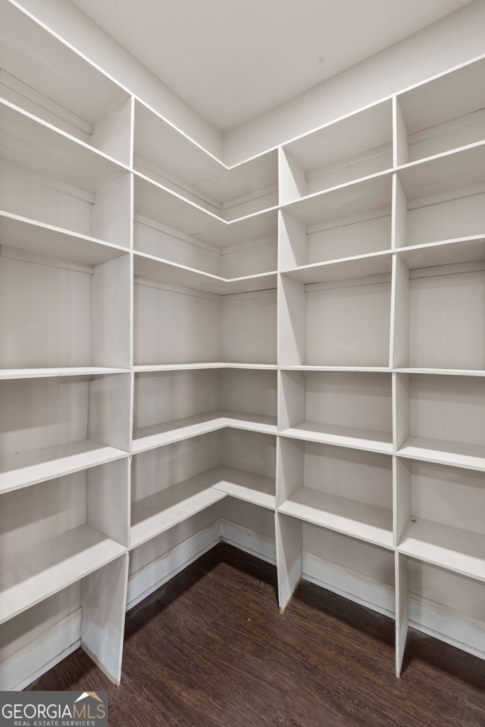 475 Louise Way - Photo 11