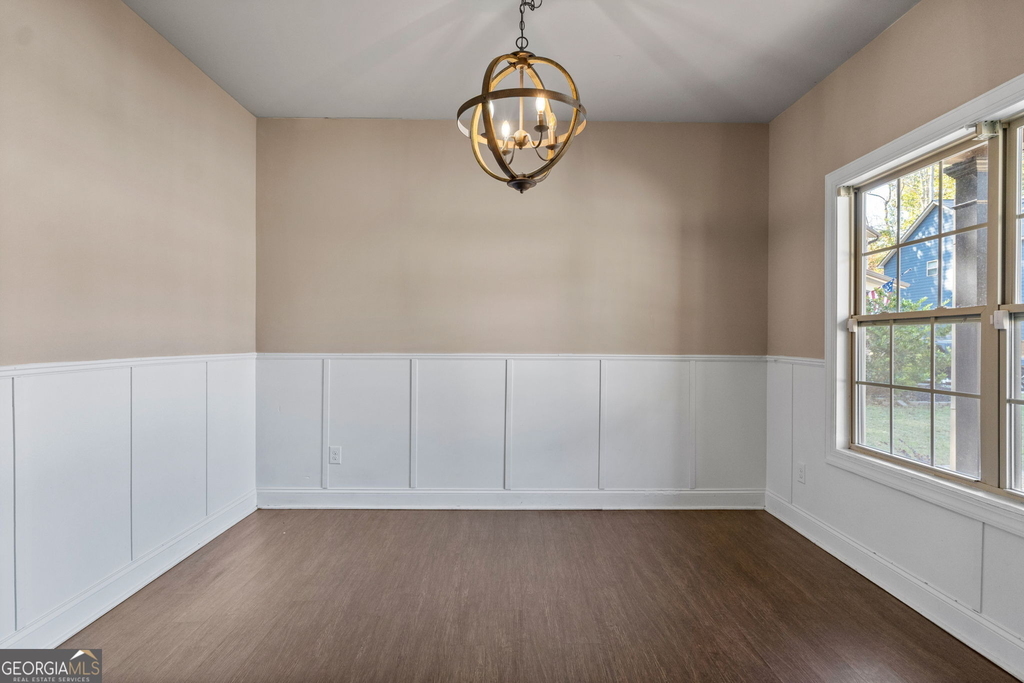 475 Louise Way - Photo 3