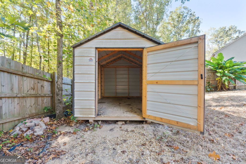 475 Louise Way - Photo 33