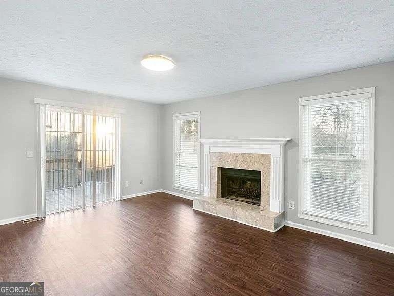 2247 June Court Sw - Photo 2