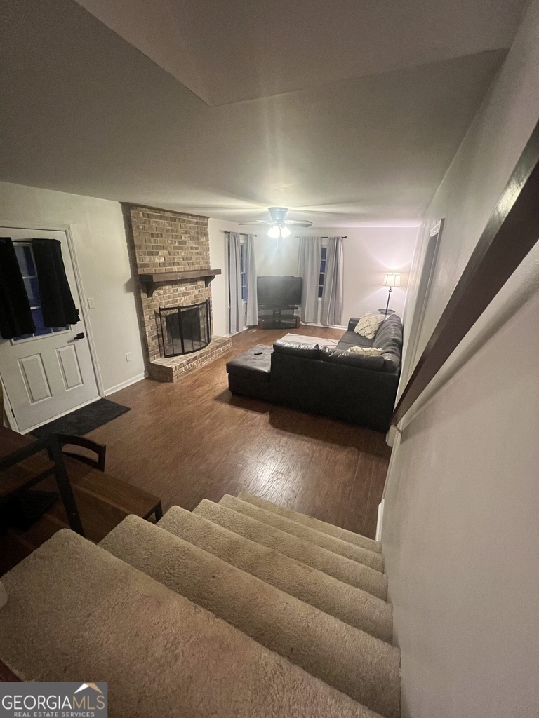 527 University Circle - Photo 9