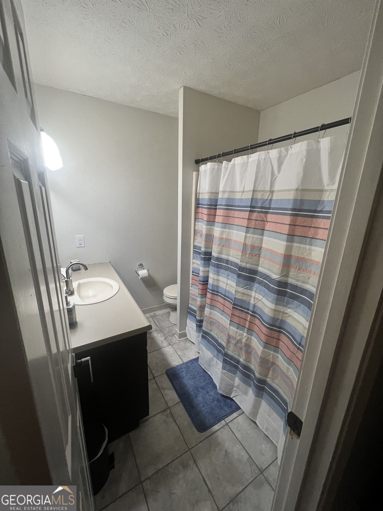 527 University Circle - Photo 4