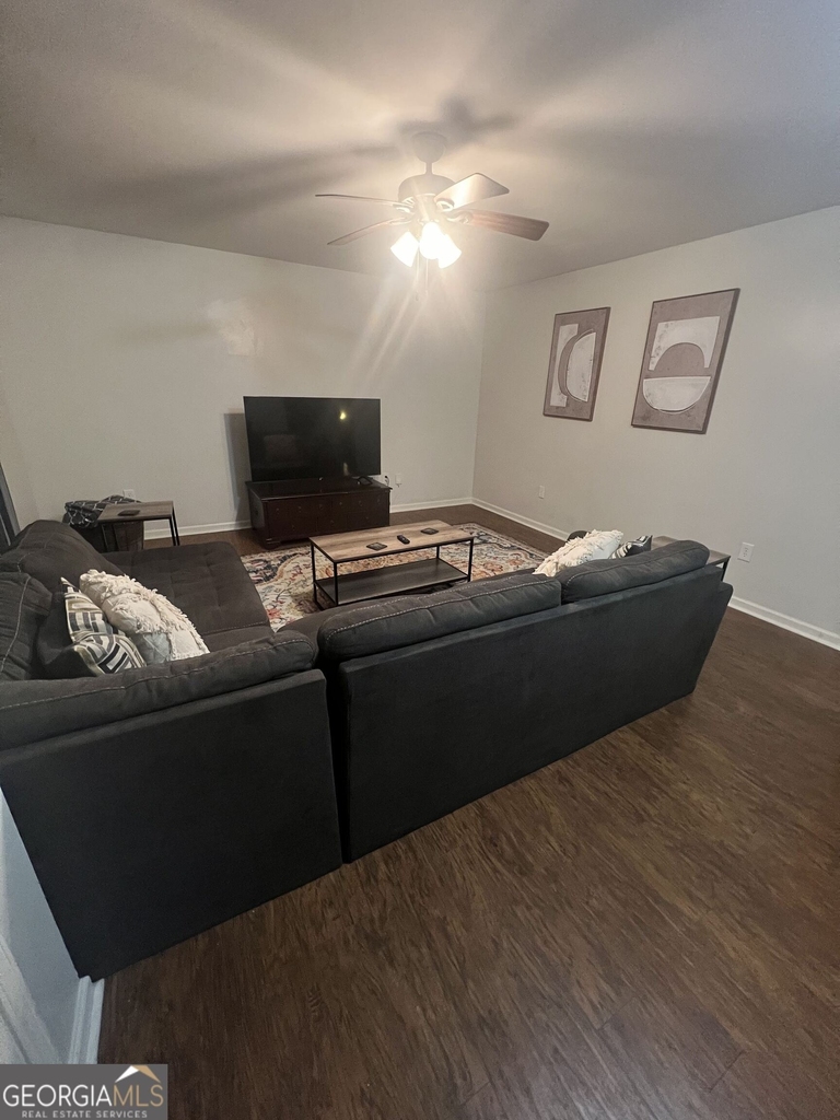 527 University Circle - Photo 1