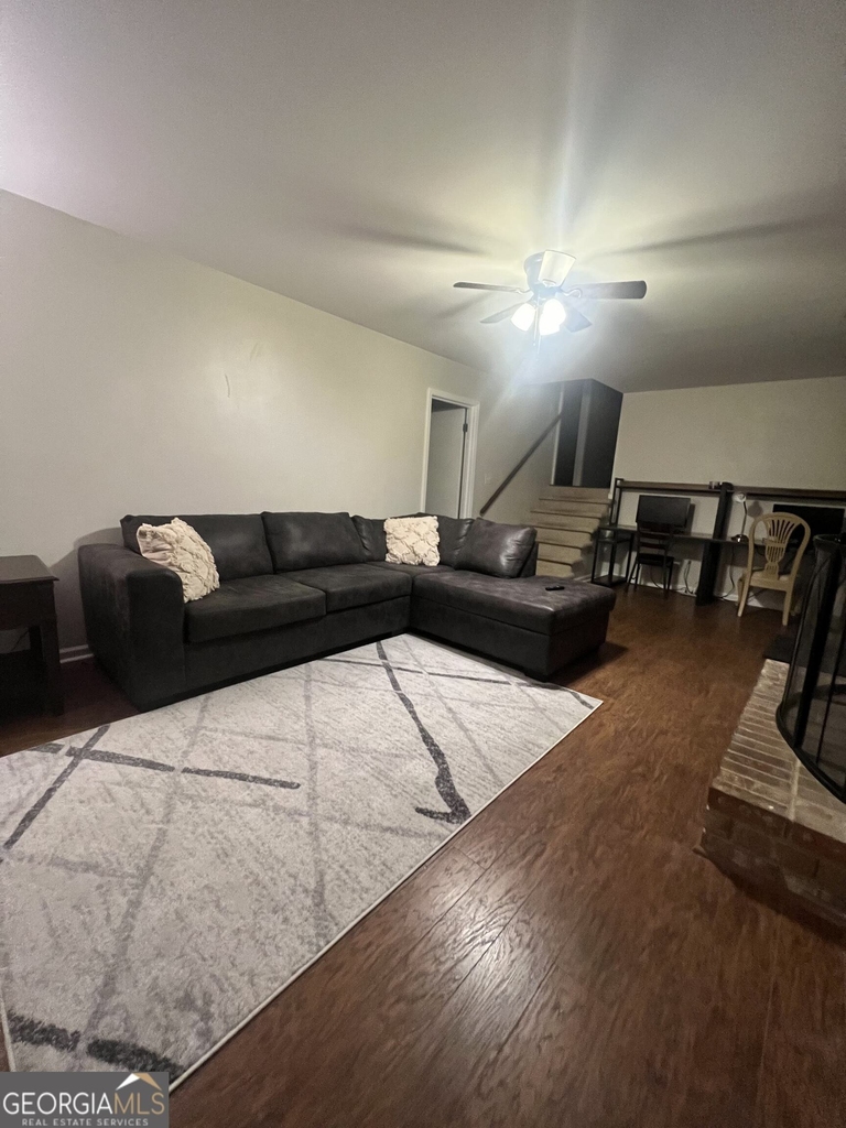527 University Circle - Photo 10