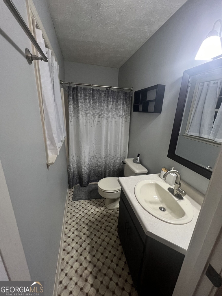 527 University Circle - Photo 8
