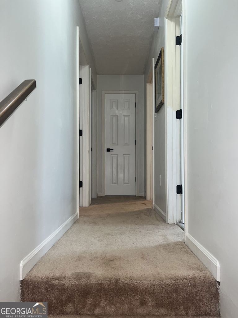 527 University Circle - Photo 3