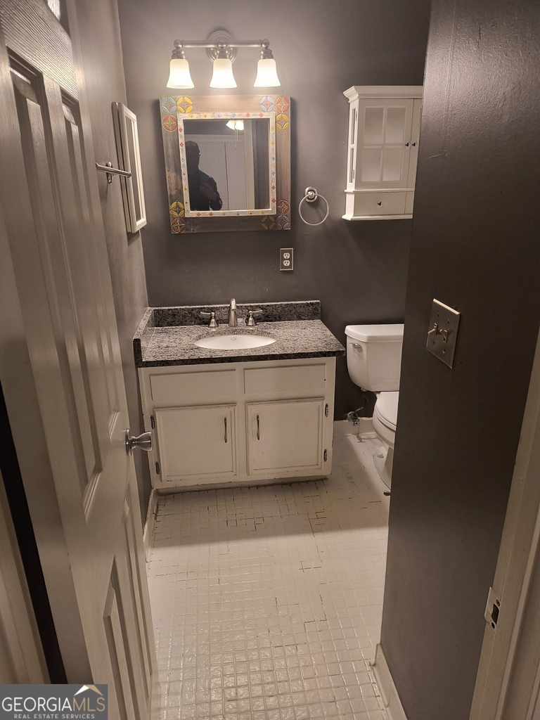 105 Governors Drive - Photo 2