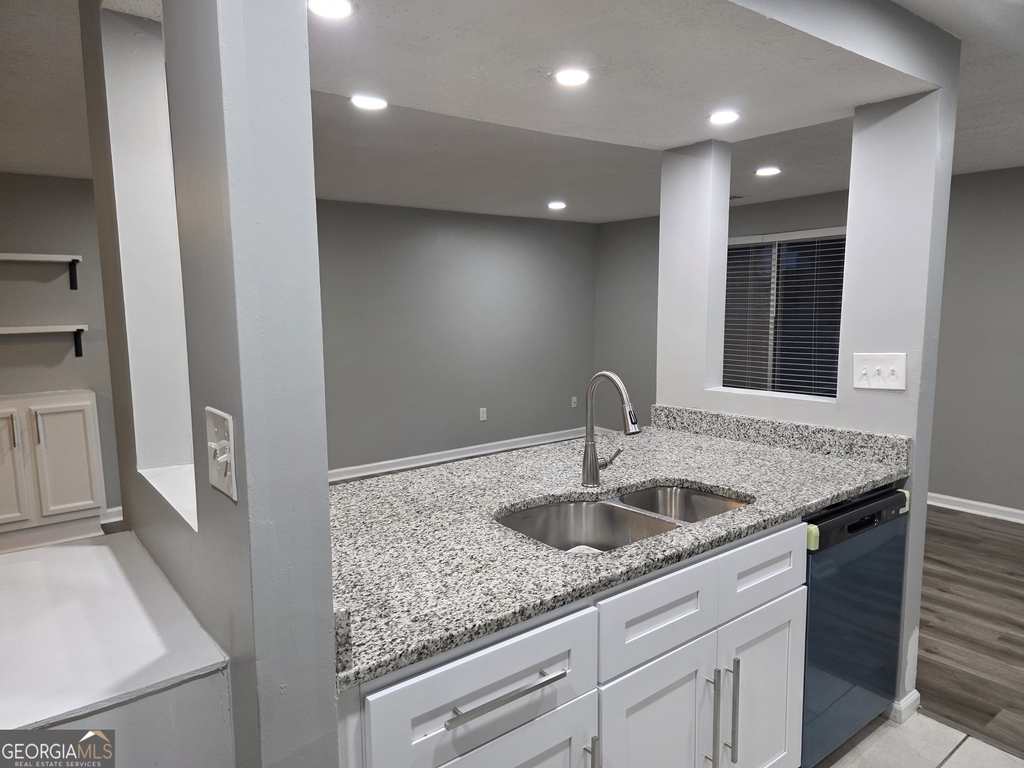 5349 Tracey Drive - Photo 6