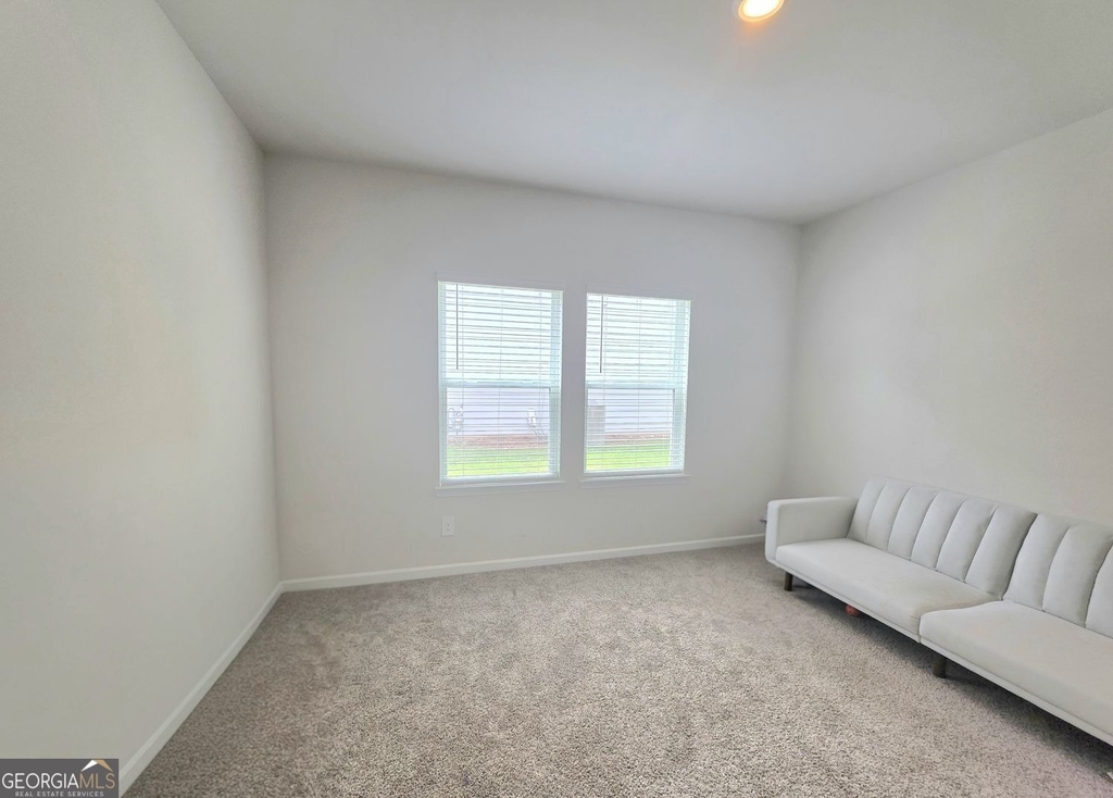 327 Valley Oak Drive - Photo 2