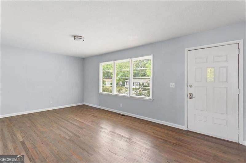 2363 Beverly Lane - Photo 5