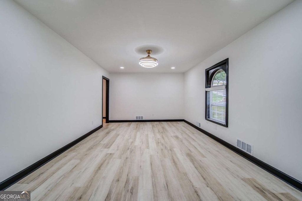 2020 Marvin Lane Sw - Photo 3