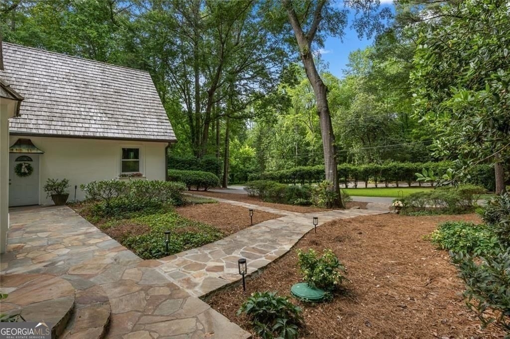 1260 Heards Ferry Road - Photo 4