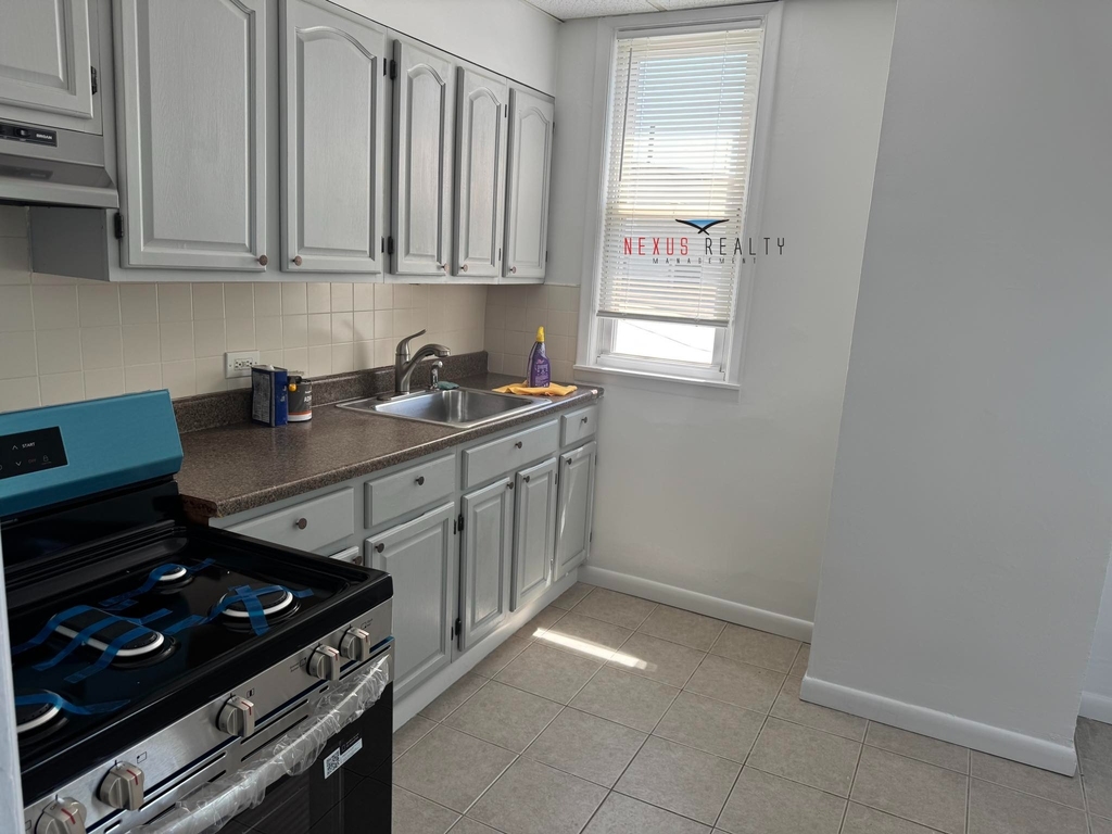23-62 37th Street - Photo 5