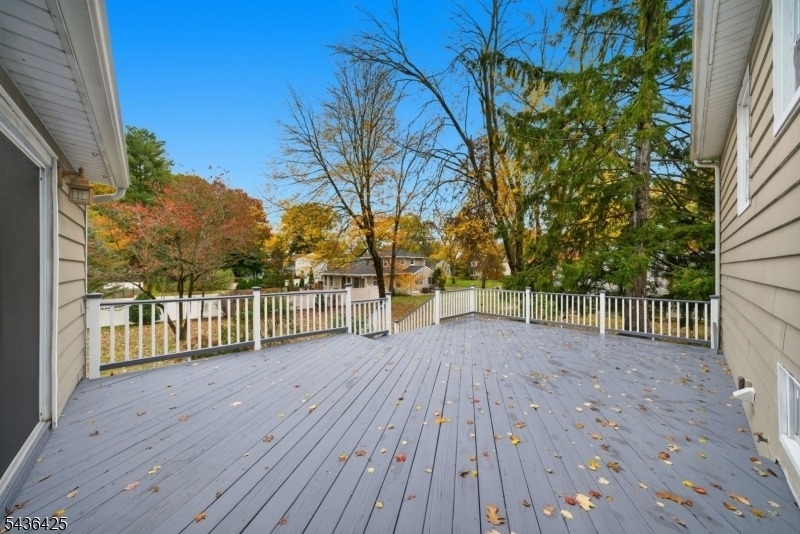 10 Lloyd Ave - Photo 37