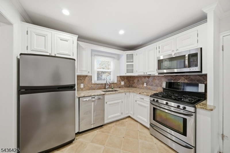 10 Lloyd Ave - Photo 12