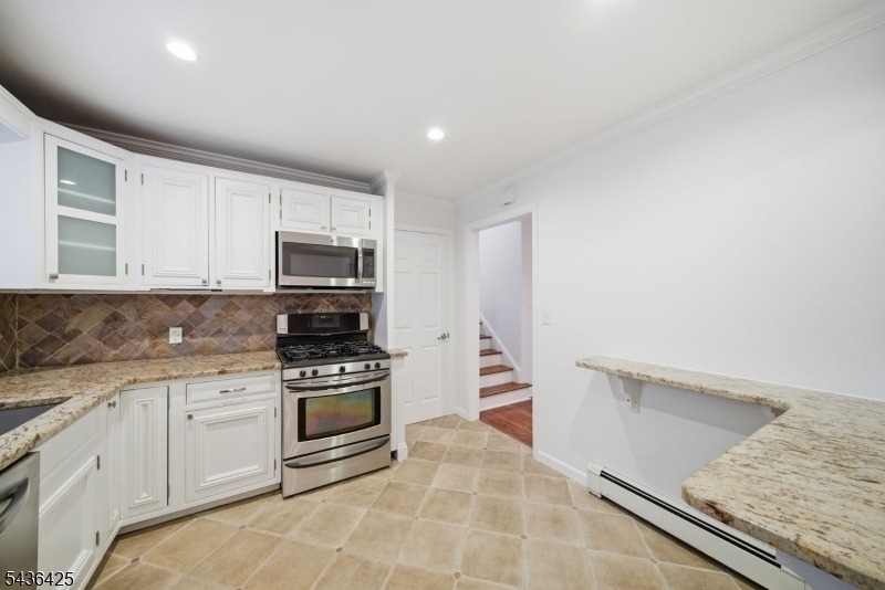 10 Lloyd Ave - Photo 8