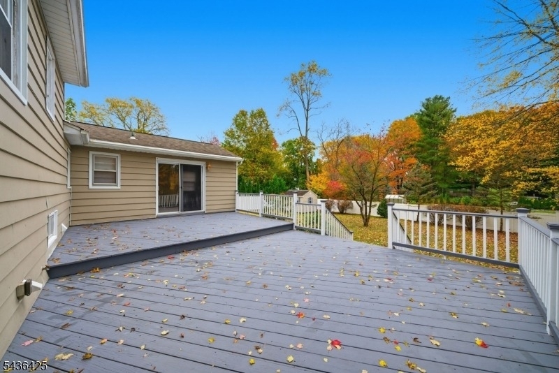 10 Lloyd Ave - Photo 40