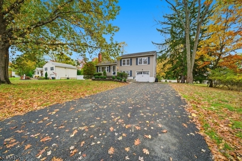 10 Lloyd Ave - Photo 2
