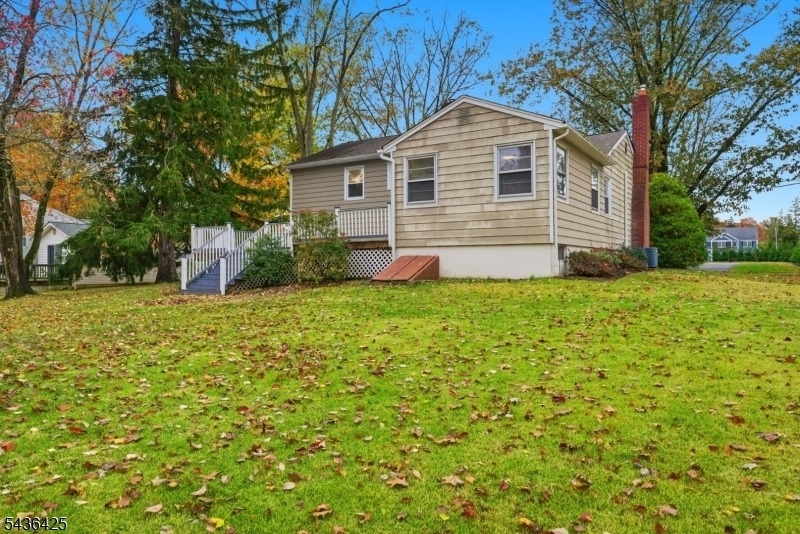 10 Lloyd Ave - Photo 44