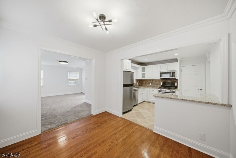 10 Lloyd Ave - Photo 11