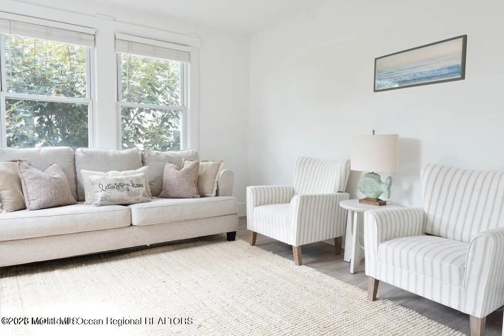 907 Bergh Street - Photo 1