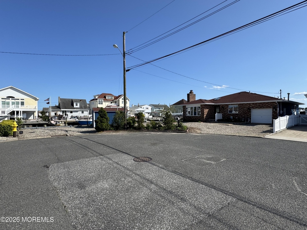 31 Navarra Drive - Photo 33
