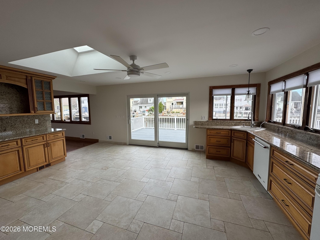 31 Navarra Drive - Photo 7