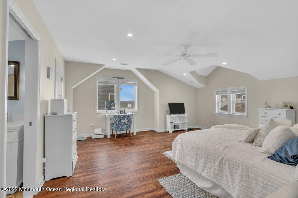 368 1st Avenue - Photo 17