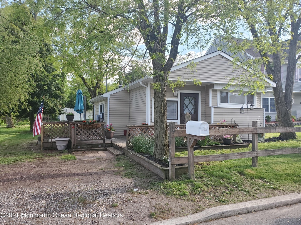 16 Leocadia Court - Photo 0