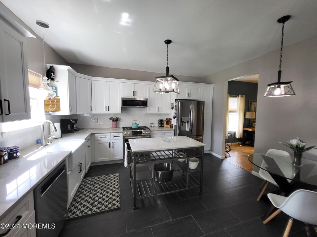 126 Elmwood Avenue - Photo 7