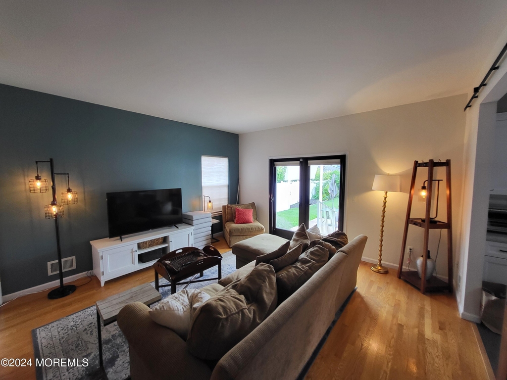 126 Elmwood Avenue - Photo 10