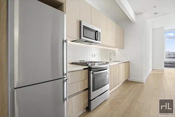 24th Street - Photo 3