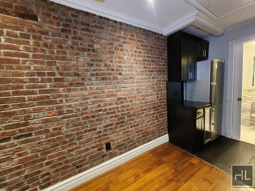 W 53rd St. - Photo 2