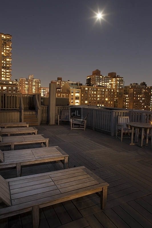 West 96 Street - Photo 9