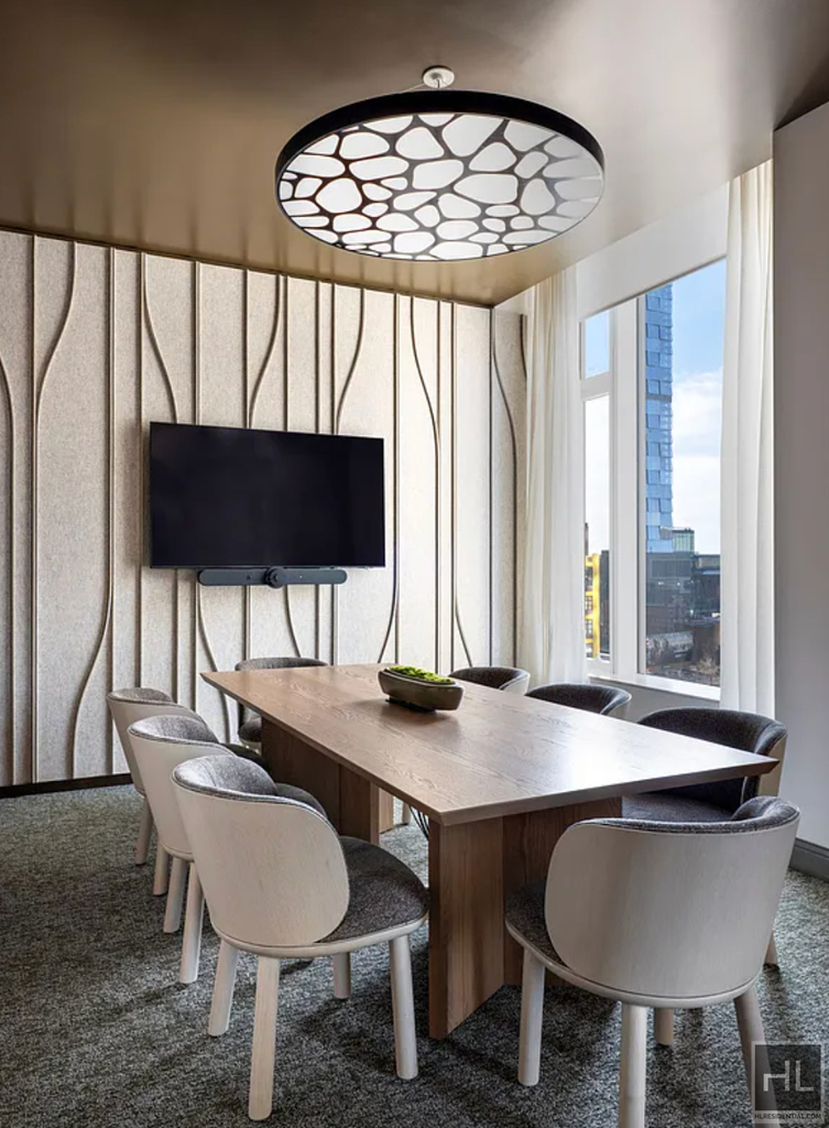 10th Avenue - Photo 12