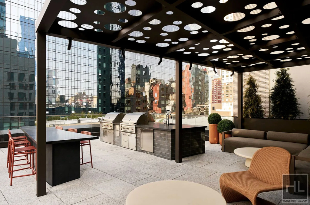 10th Avenue - Photo 16