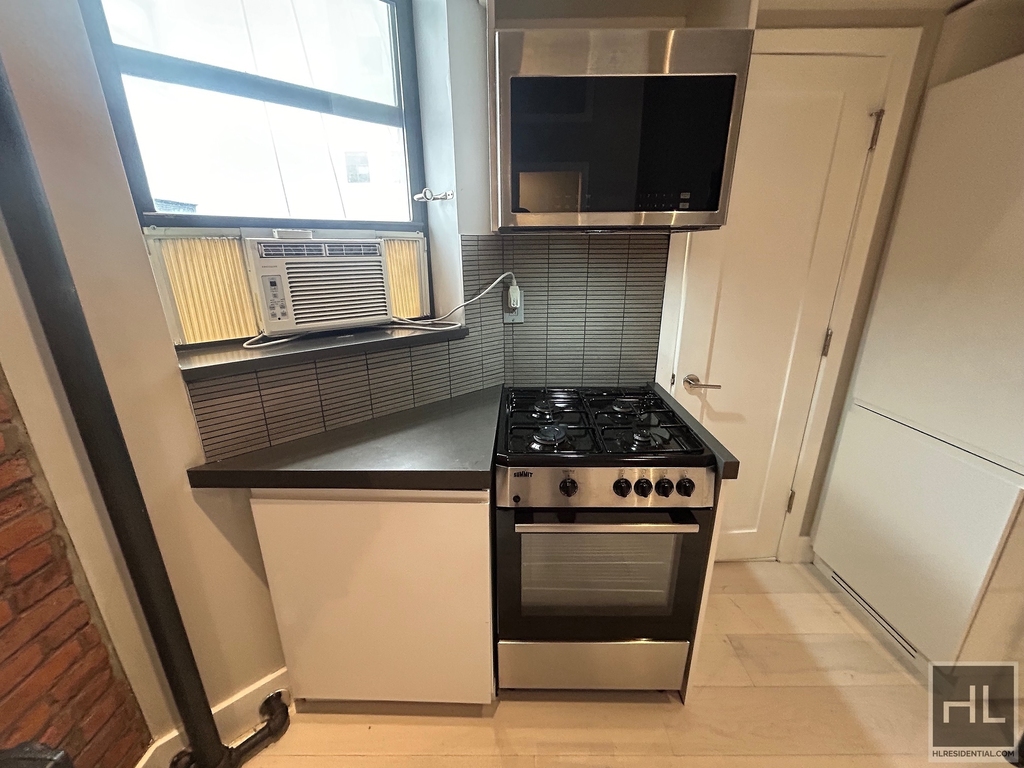 West 51st Street - Photo 3