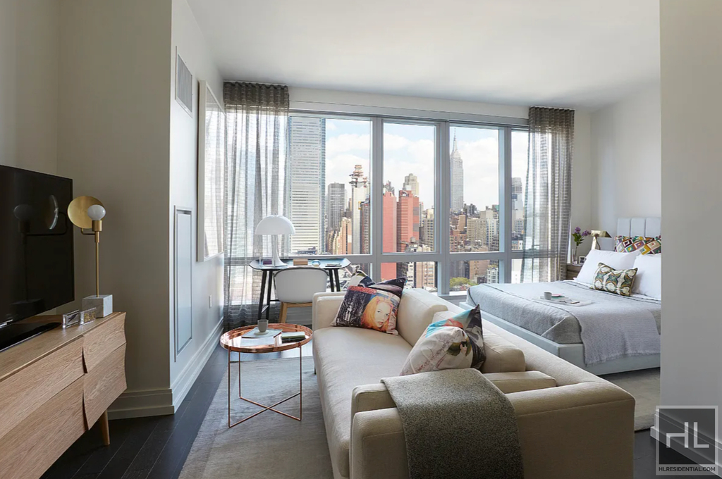 10th Avenue - Photo 0