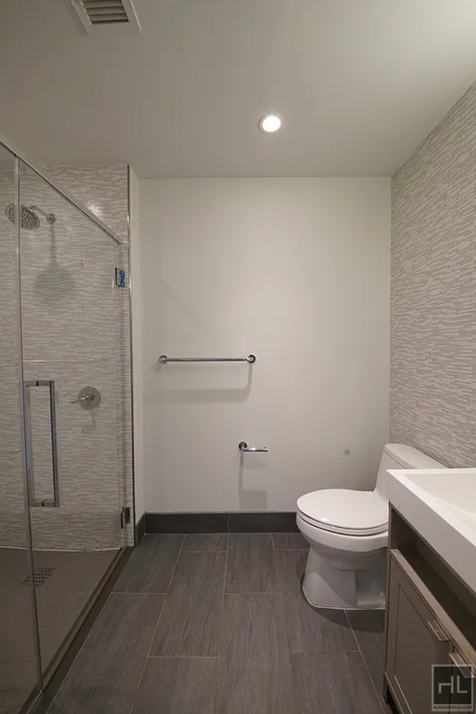 10th Avenue - Photo 6