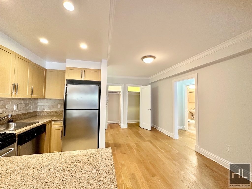 Park Avenue - Photo 2