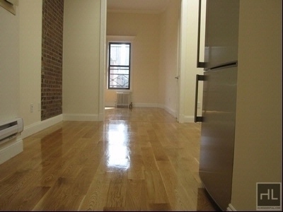 Tenth Avenue - Photo 0