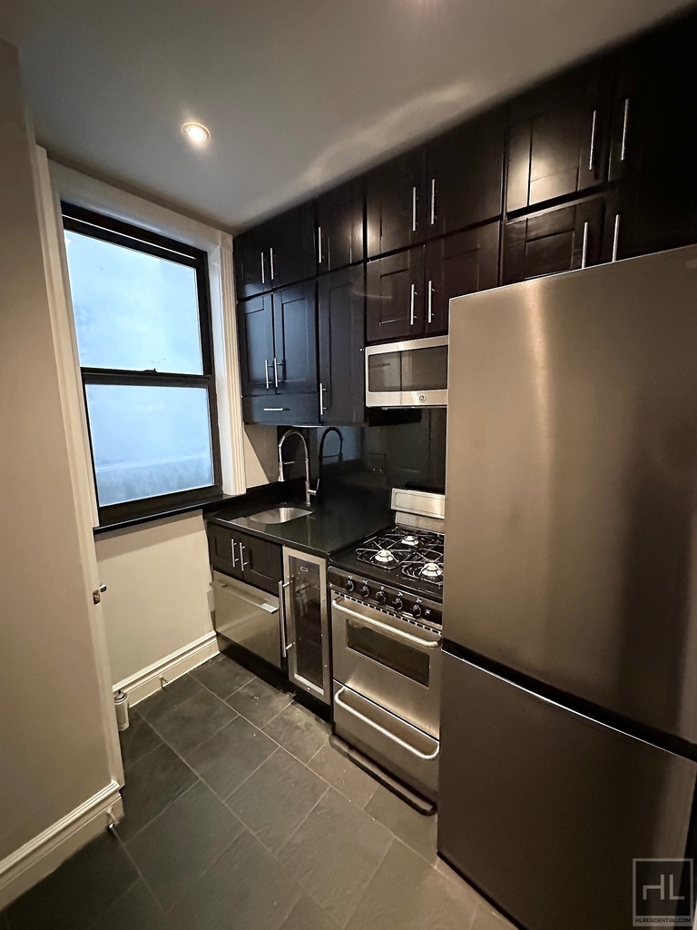 East 23rd Street - Photo 2