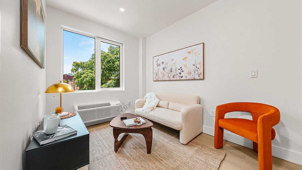 102 E 53rd St - Photo 4