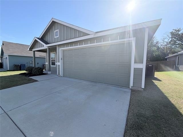 1717 Round House Lane - Photo 1
