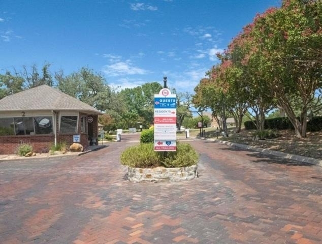 120 Sceptre Drive - Photo 18