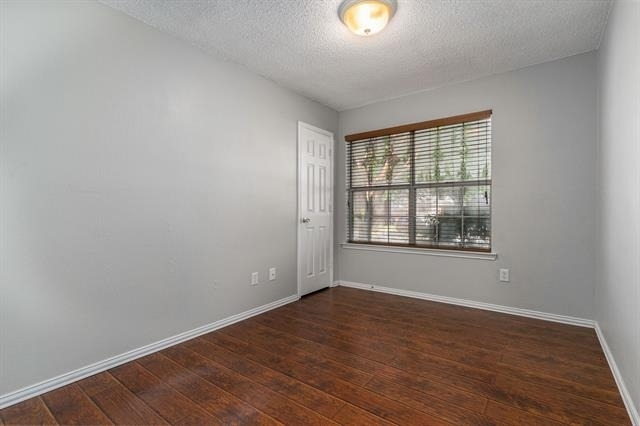 588 Lake Forest Drive - Photo 18