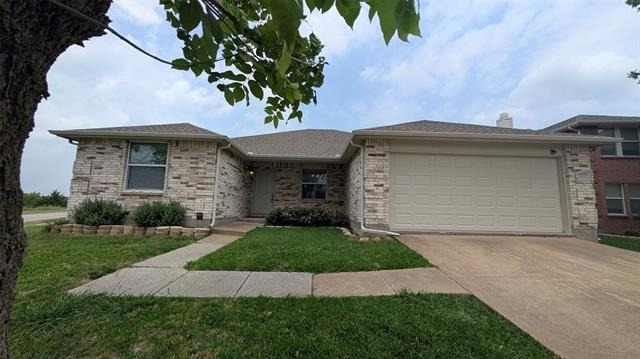 1112 Ann Drive - Photo 0