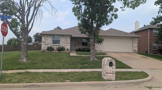 1112 Ann Drive - Photo 1